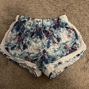 Multicolor athletic shorts size medium